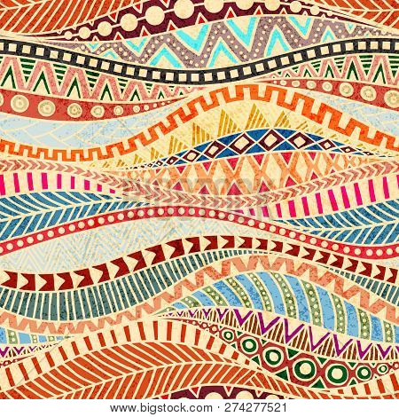 Seamless Wavy Pattern. Ethnic And Tribal Motifs. Colorful African Print For Textiles. Grunge Texture