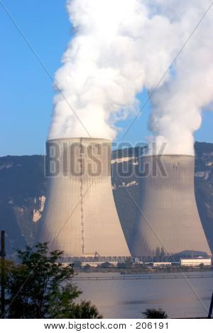 Nuclear Cooling Towers