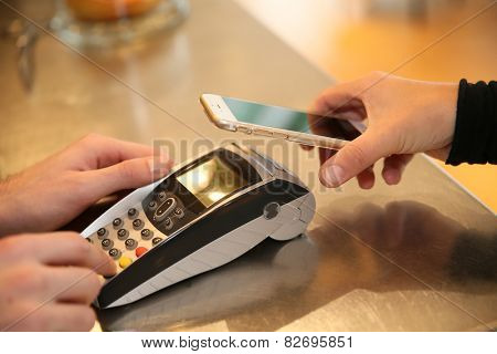 Payment transaction with smartphone 