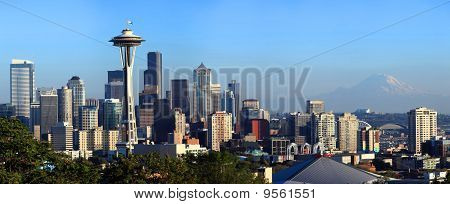 Seattle skyline panorama.