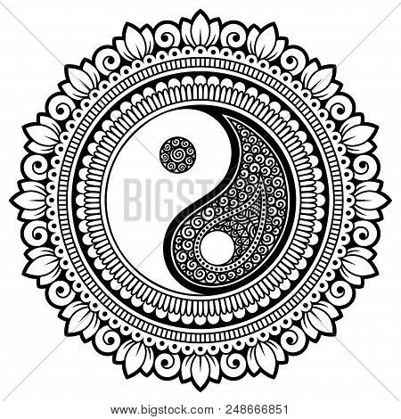 Circular Pattern In Form Of Mandala For Henna, Mehndi, Tattoo, Decoration. Decorative Ornament In Or