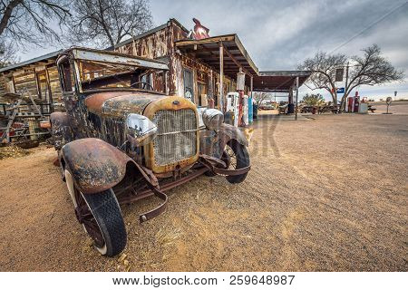 Hackberry, Arizona, Usa - January 2, 2018 : Old And Rusty Ford Car Abandoned Near The Hackberry Gene