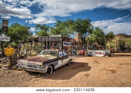 Old Sheriff's Car With A Siren In Hackberry, Arizona