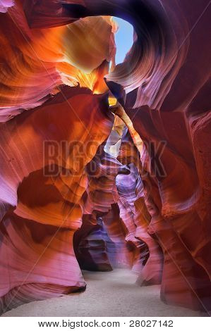  A solar luminescence at midday in a magnificent canyon of the Antelope in the USA