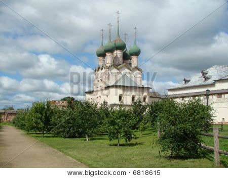 Rostov Velikiy. Igreja de João Bogoslov.