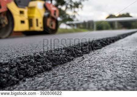 Asphalt Road Roller With Heavy Vibration Roller Compactor Press New Hot Asphalt On The Roadway On A 