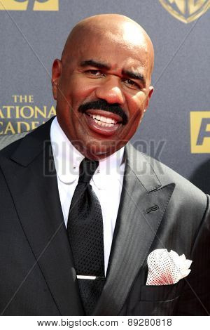 BURBANK - APR 26: Steve Harvey at the 42nd Daytime Emmy Awards Gala at Warner Bros. Studio on April 26, 2015 in Burbank, California