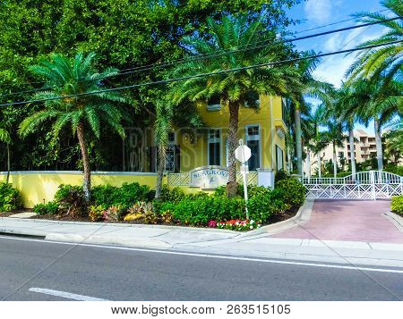 Siesta Key, Usa - May 11, 2018: The Beach Hotel Or Siesta Beach Resort And Suites At Siesta Key At F