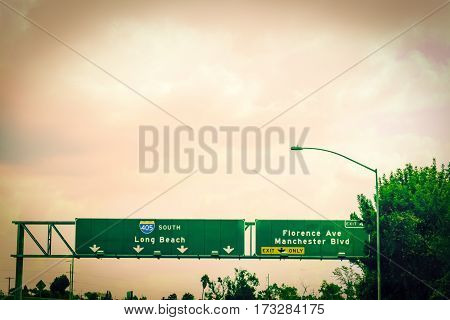 405 freeway sign in Los Angeles California