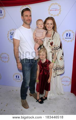 LOS ANGELES - APR 23:  James Van Der Beek, Olivia James Van Der Beek, Annabelle James Van Der Beek, Kimberly Brook at the Safe Kids Day at the Smashbox Studios on April 23, 2017 in Culver City, CA