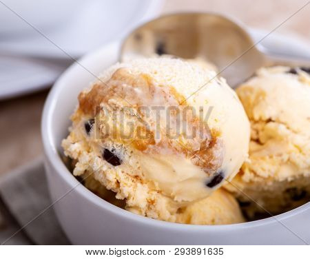 Closeup Bowl Vanilla Image & Photo (Free Trial) | Bigstock