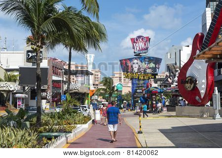 CANCUN - JANUARY 22: View of the Coco Bongo club on Main Street on 22 January 2015 in Cancun, Mexico. In this street is a lot of clubs and restaurants for tourists from all over the world..