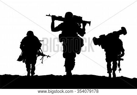 Troops Of Soldiers Return Form War / Silhouette Vector