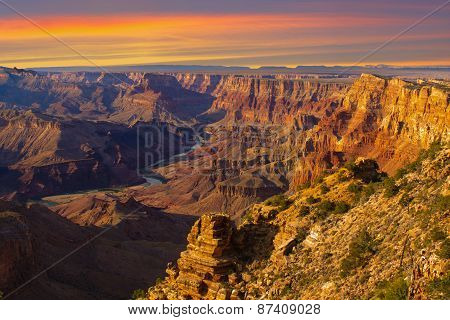 Majestic Vista Of The Grand Canyon At Dusk