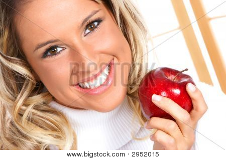 Mujer con manzana