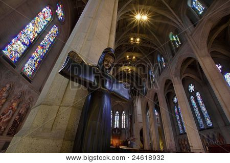 San Francesco d'Assisi statua nella Grace Cathedral