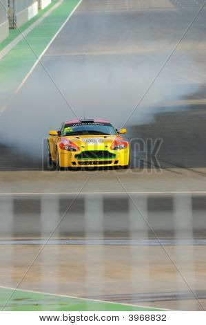 Aston Martin V8 Braking Hard