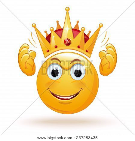 King Emoticon Wears A Crown. Smiley King. Positive Smiling Ball In The Crown. King Expression. King 