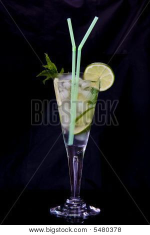 Mojito Cocktail sopra nero