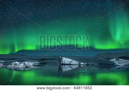 Icebergs under the Northern Lights