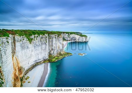 Etretat, falaise et plage. Vue aérienne. Normandie (France)