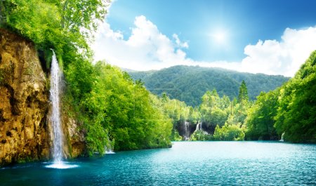 Foto de Cascada en el bosque profundo de Croacia - Imagen libre de derechos