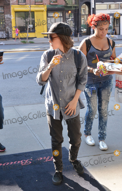 Ellen Page Photo - August 4 2015 New York CityActress Ellen Page arrives at a downtown hotel on August 4 2015 in New York CityBy Line Curtis MeansACE PicturesACE Pictures Inctel 646 769 0430