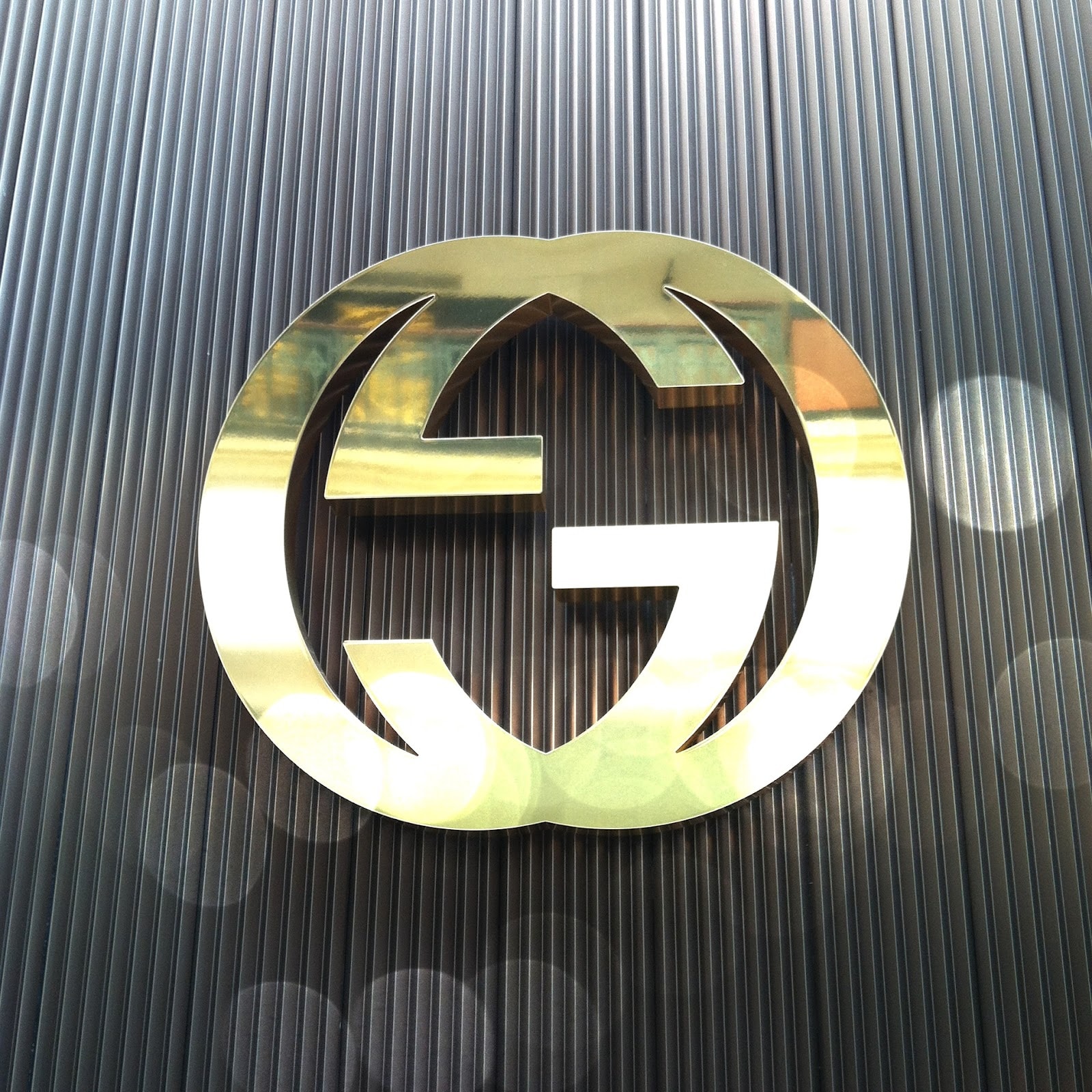 gucci logo