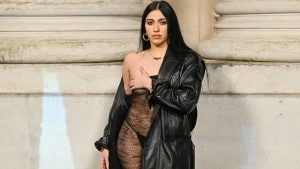 Lourdes Leon Ciccone in topless alle sfilate: infiamma Parigi con la tutina trasparente