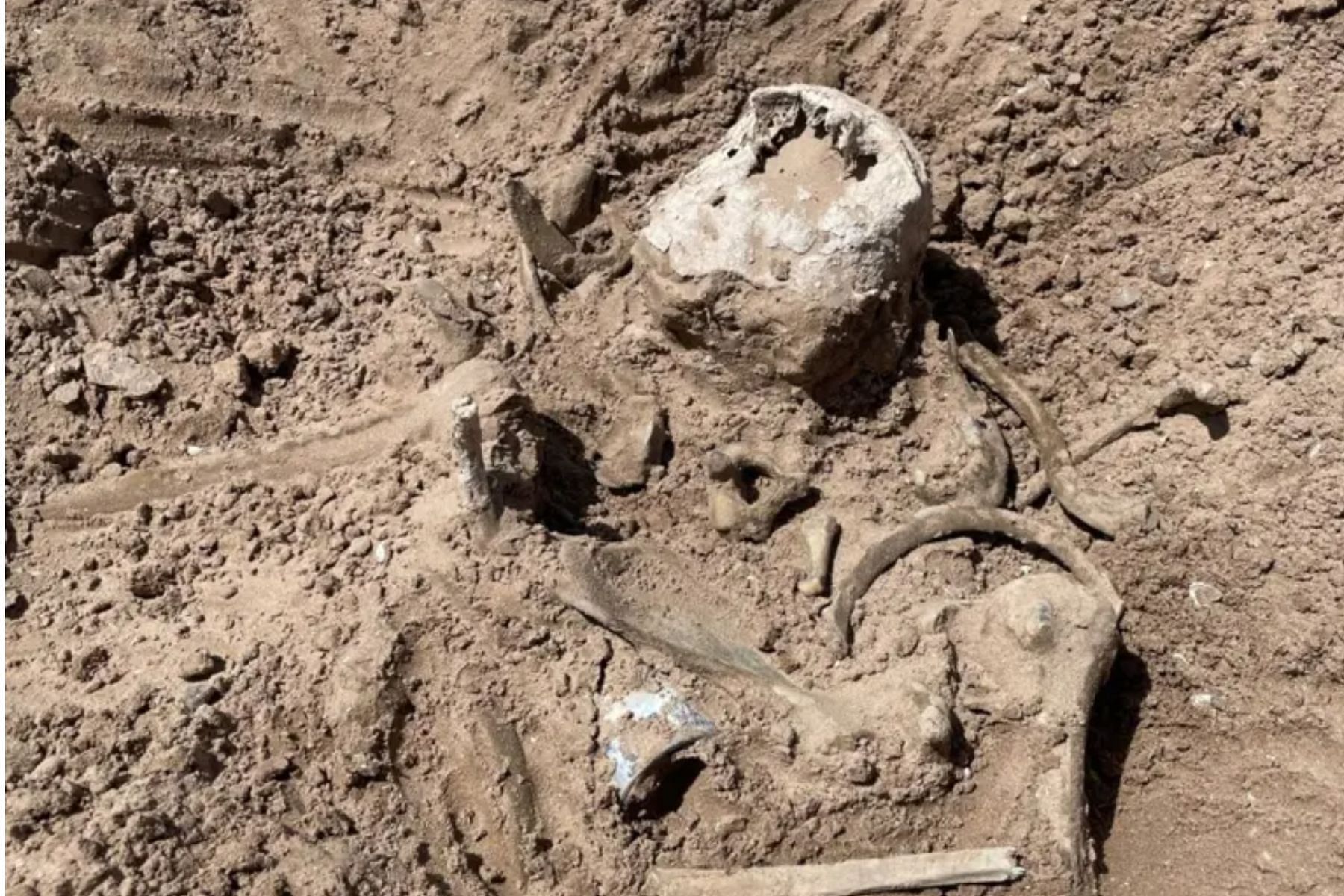 Skeletal remains discovered at the dried-up reservoir (Image via Lindsey Melvin)