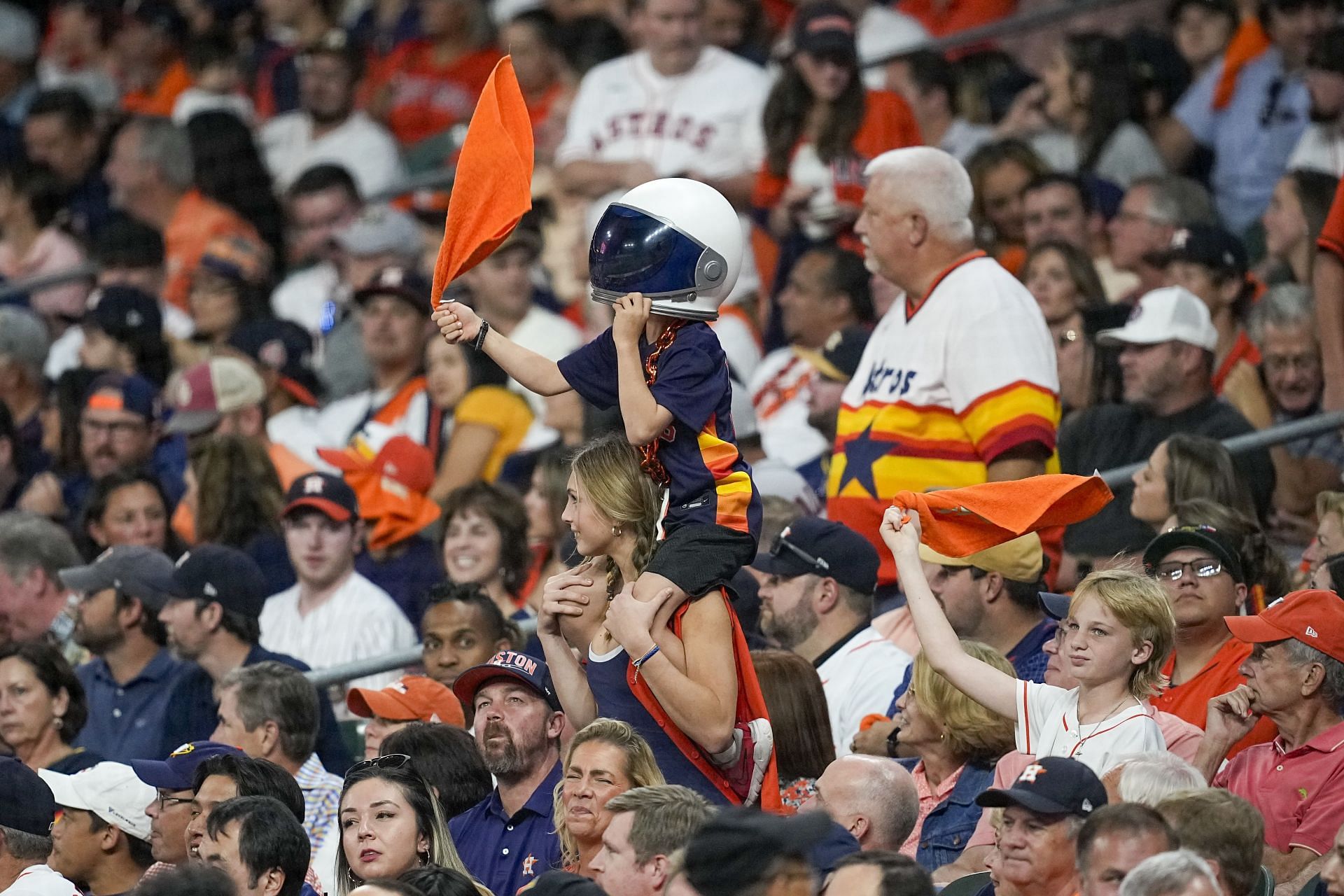 Astros fans thrilled to hear Minute Maid Park’s $65,000,000 roof will ...