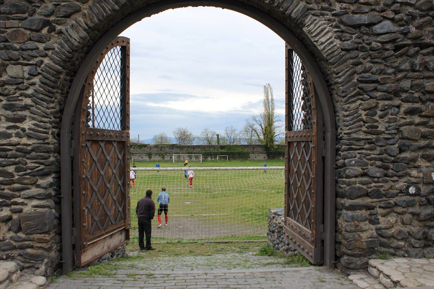 Groundhopping - Stone Forest