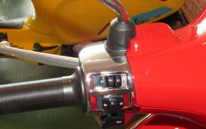 2025 Vespa Primavera 50 (RED)