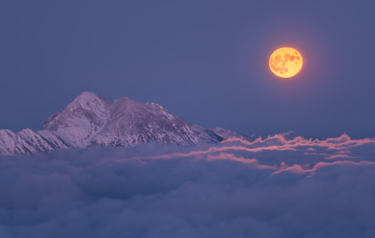 Fotografia Super moon rises