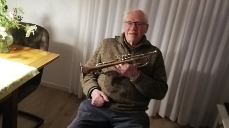 Hennie speelt op zijn 'Vincent Bach' trompet