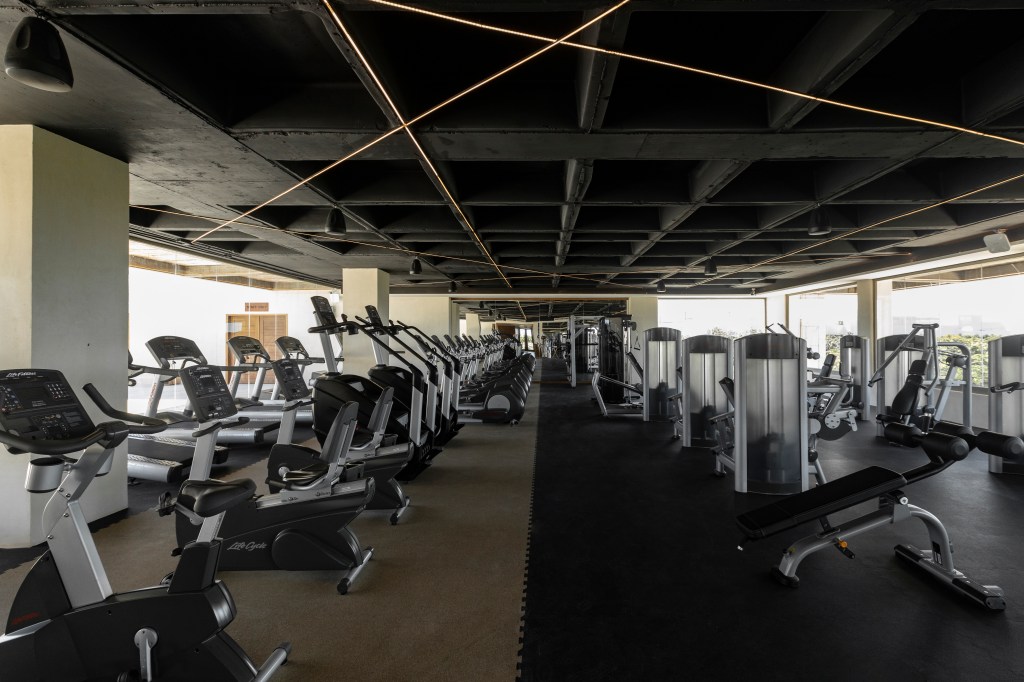 gym equipment, Motto by Hilton Tulum, Hunab Rooftop Gym