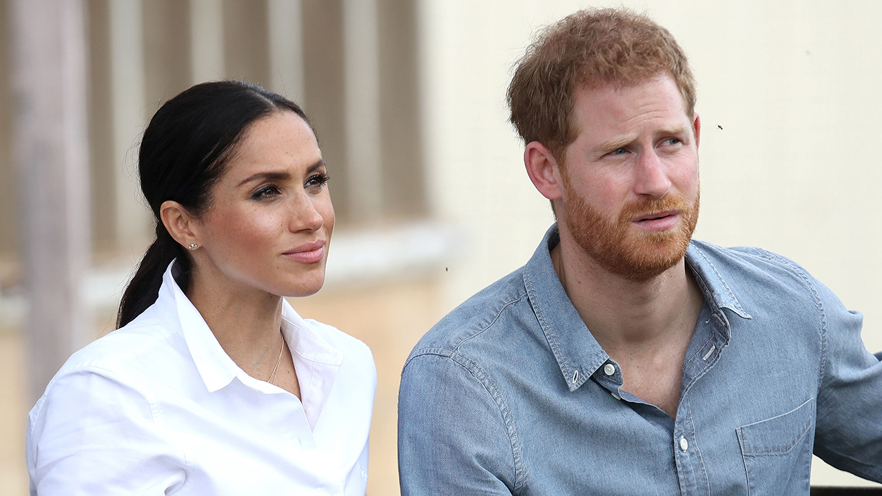 DUBBO, AUSTRALIA - OCTOBER 17:  Prince Harry, Duke of Sussex and Meghan, Duchess of Sussex visit a local farming family, the Woodleys, on October 17, 2018 in Dubbo, Australia. The Duke and Duchess of Sussex are on their official 16-day Autumn tour visiting cities in Australia, Fiji, Tonga and New Zealand.