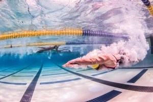 underwater swimming start photography