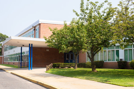 View of typical American school building exterior 