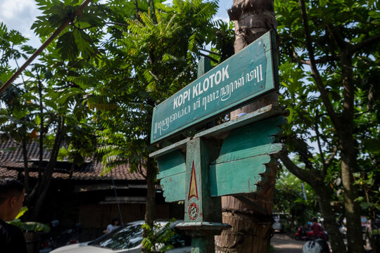 Yogyakarta, 11 May 2024 : Warung Kopi Klotok is filled with local and international tourists and provides a variety of delicious food menus.