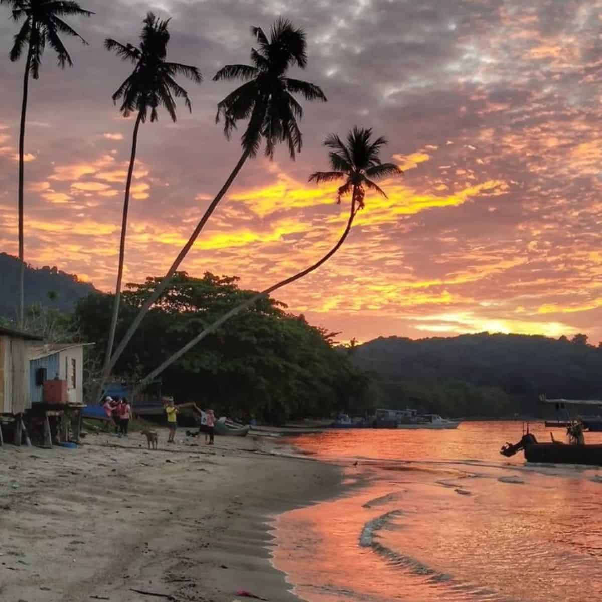 Sunset view at Gertak Sanggul boats