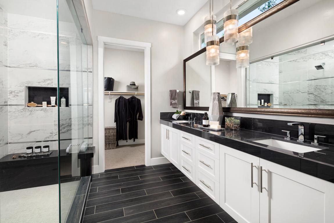 black and white bathroom