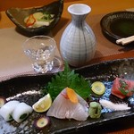 Seafood Sumibi Ichigo Ichie Hirakata Ten - 造り3種盛りと日本酒