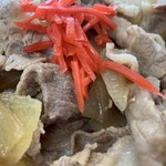 Sanchoku Yuai Kan - 「豚丼（麦豚使用）」「大盛」接写。味わいに関しては、流石は麦豚使用の「豚丼」だ。肉質は柔らかく、それでいて心地好い噛み応えがあり、上質な国産豚肉使用であることが分かる。