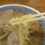 Ajiichi Teuchi Ramen - 手打ち中太麺