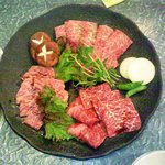 焼肉茶屋 牛華 - 料理写真:特選カルビ、厚切りサーロイン、牛タン