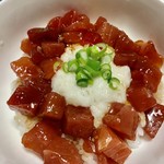 Maguro Kobo Tsukiji Hokuei - 自然解凍すると、こんなに綺麗な鮪になります(*'-')b OK!