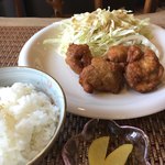 Kissa N Pio - ランチの唐揚げ定食。普通だけど居心地よくておいしい！