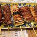 Gokujou Yakitori Gokujou Motsuyaki Saika Sekyaekimaeten - 串焼盛り合わせ