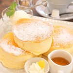 cafe alouette - ひばりの羽パンケーキ。ふわふわです。